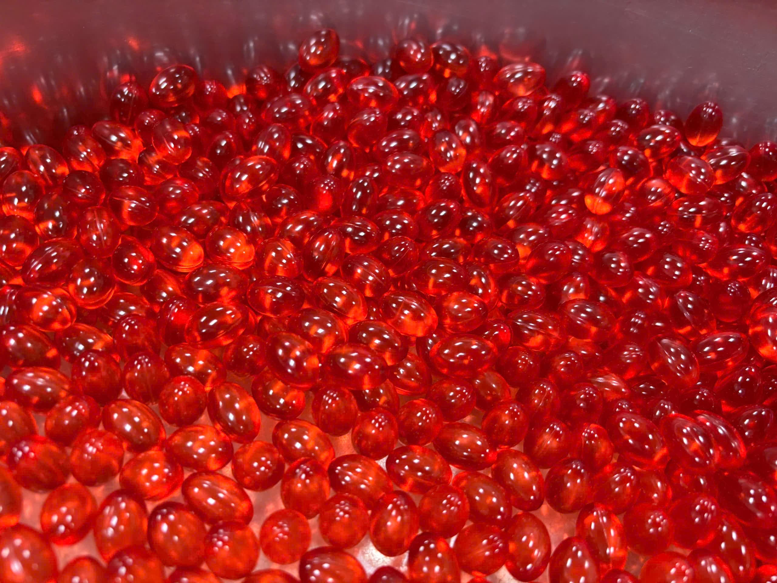 침향 오일 소프트캡슐 클로즈업